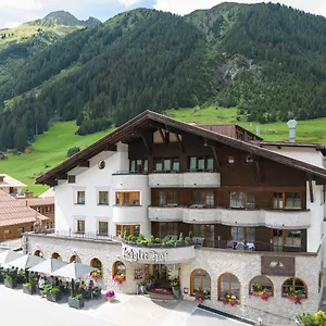 Alpenhotel Ischglerhof Szálloda